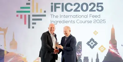 Image_of_Simon_Martyn_and_Dr_Stein_at_iFIC