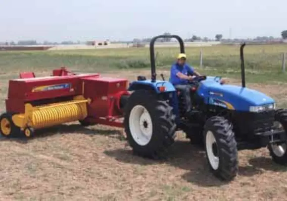 A New Holland TT75 tractor01