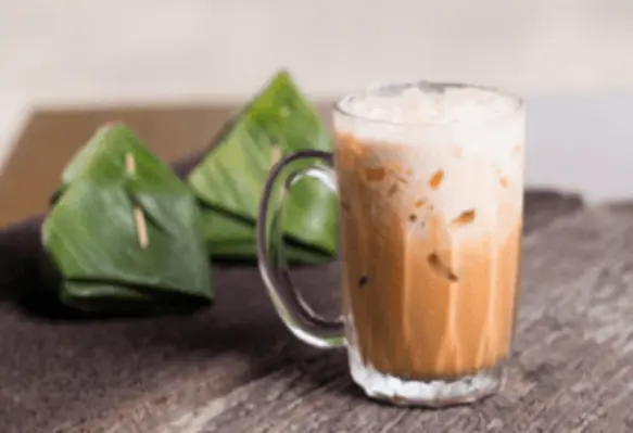 Hunan MYT provides tea-drinks such as milk-covered tea, fresh fruit tea, fresh milk tea, as well as varieties of traditional tea, coffee and other beverages, to attract trend seeking young consumers. (Image source: maxshutter/Adobe Stock)